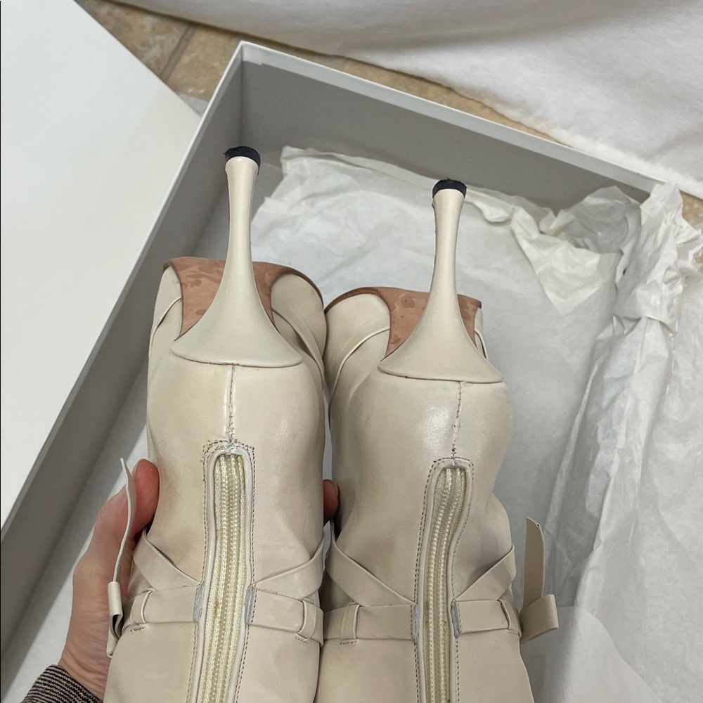 Manolo Blahnik Ivory Borneola  Boots Creme Calf Leather heeled bow straps - Picture 9 of 17